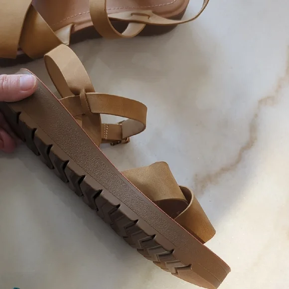 Soda Camel Sandals Size 7 - Picture 6 of 9